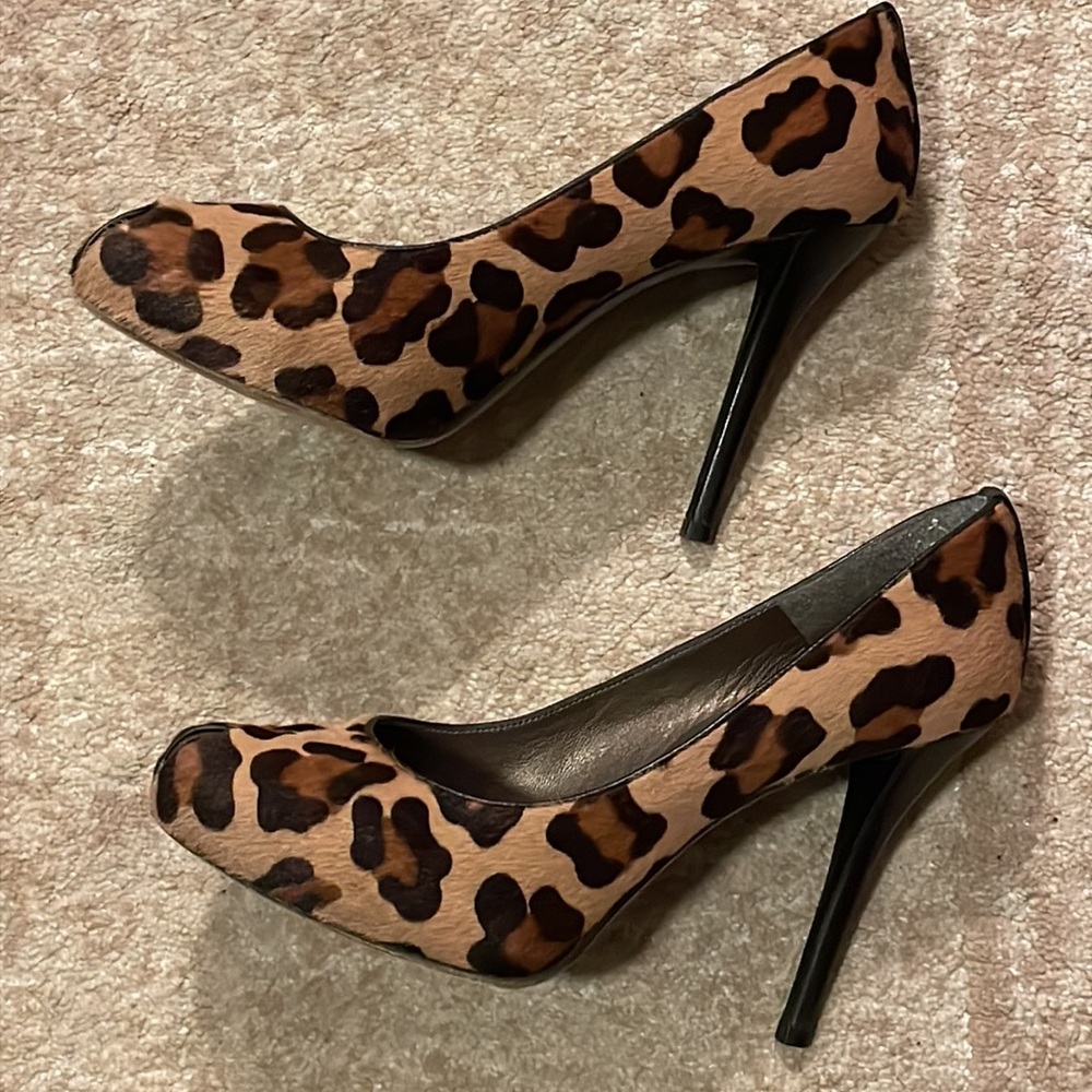 Stuart Weitzman leopard pumps - Picture 5 of 8